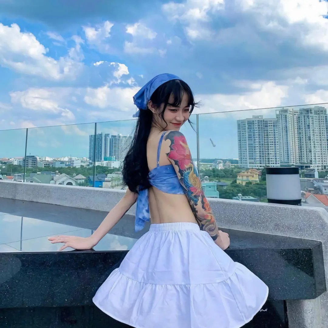 隐藏人物海报