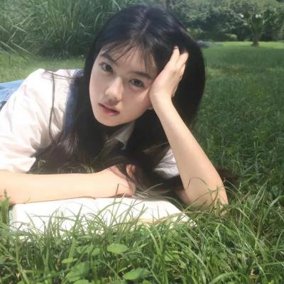 踉跄的女孩海报